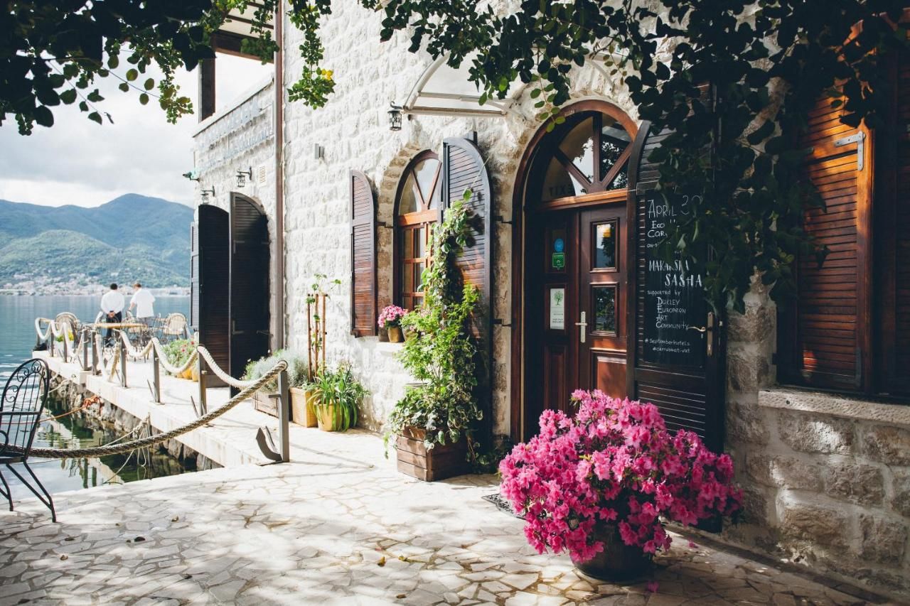 Отель Eco Hotel Carrubba Тиват